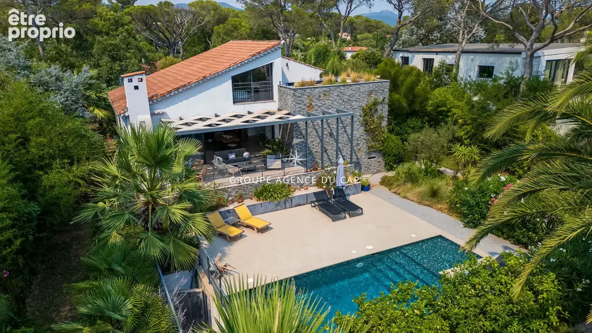Villa Saint Raphael 7 pièce(s) 184 m2 - photo 2