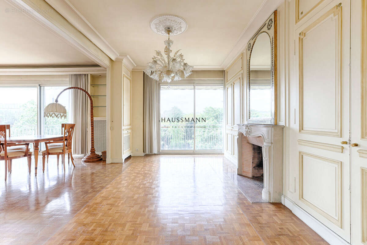 Appartement à NEUILLY-SUR-SEINE