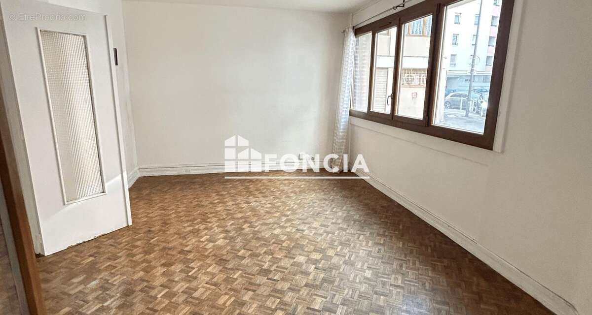Appartement à MARSEILLE-5E
