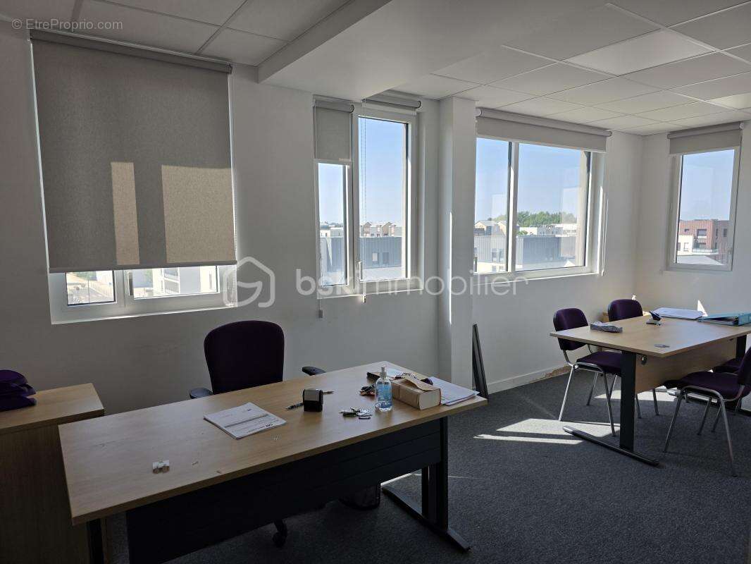 Commerce à MONTEVRAIN