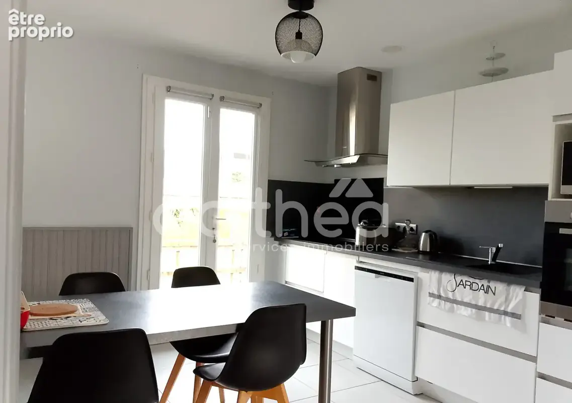 Maison de plain pieds  et  terrain de 4718 m2 - photo 4