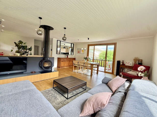 Maison à PREVESSIN-MOENS