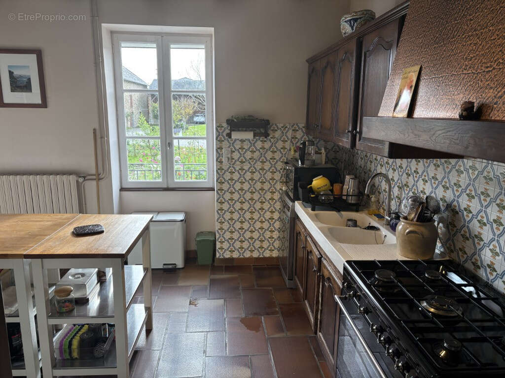 Proche pompadour grande maison avec dependances - photo 8