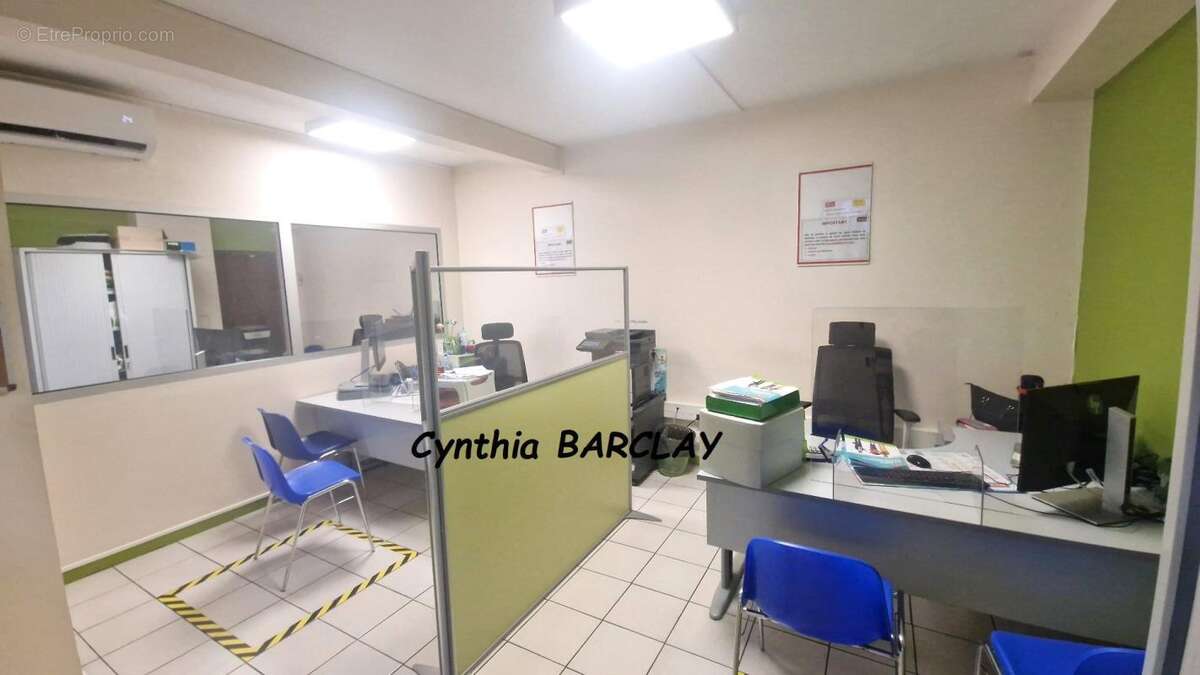 Commerce à RIVIERE-SALEE