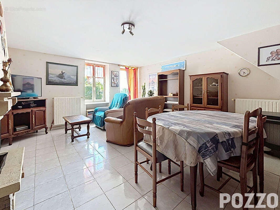 A Vendre - Saint Jean De La Haize - Maison 6 pièce(s) 127 m² - photo 4