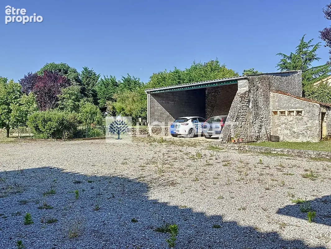 À vendre - Charmante maison en pierre à Maillé, entre Parthenay et Poitiers - photo 13