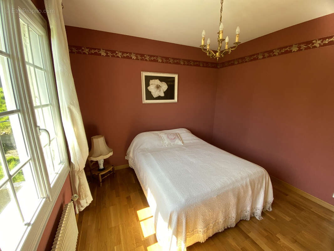 Maison indépendante T5 de 141 m2 sur parcelle de 1650 m2 à Saint Léonard - photo 15