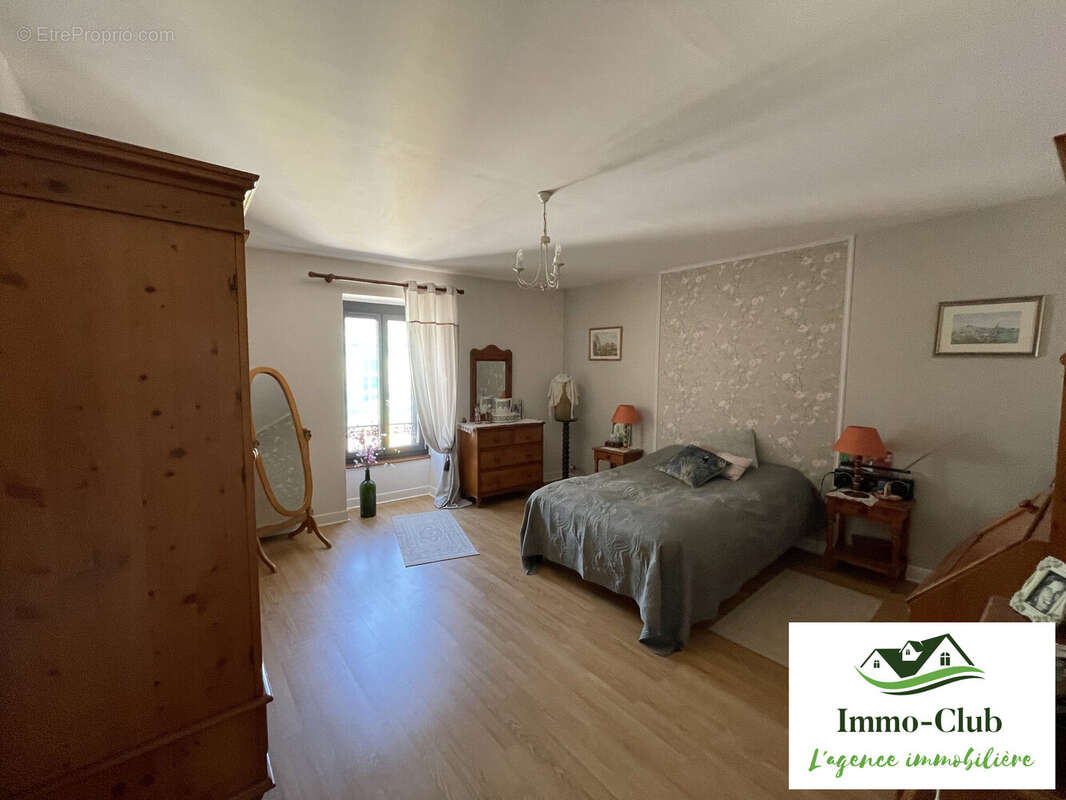 Maison à CHATEAU-CHINON(VILLE)