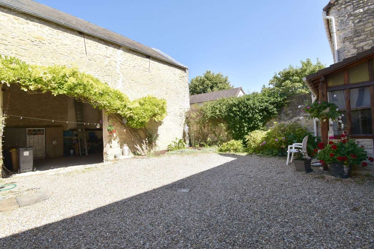 Maison 130 m² à Issou  - photo 6