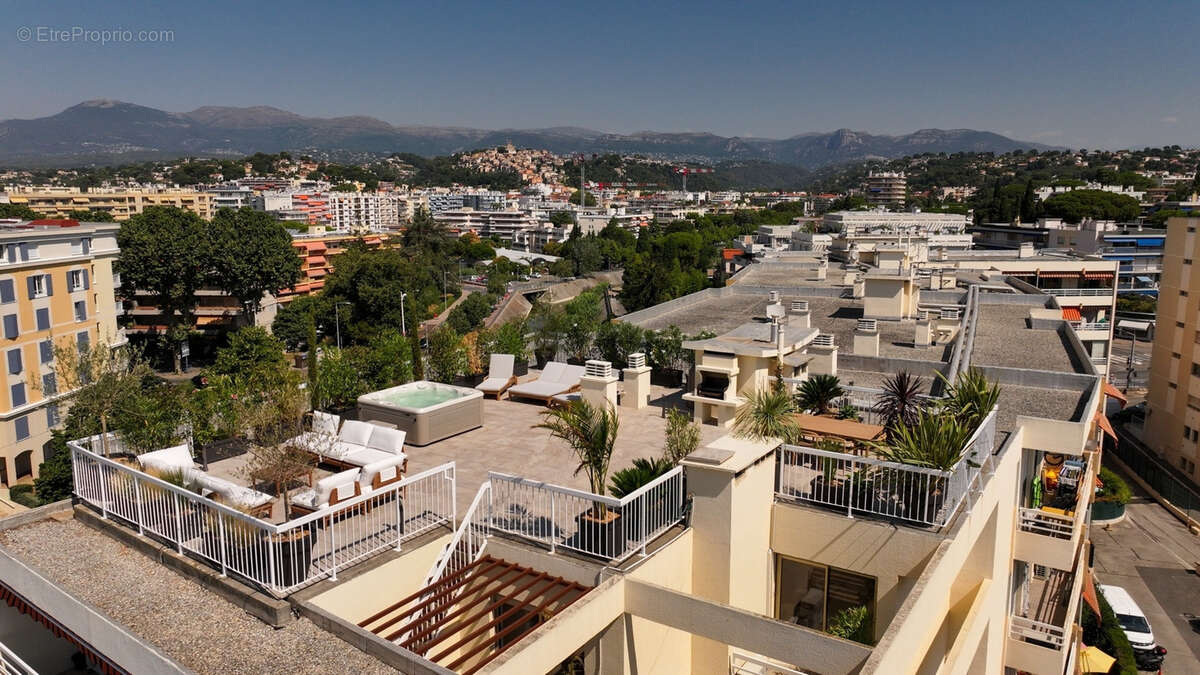 Magnifique appartement toit-terrasse d'environ 120m2 + solarium (135m2)   Vue mer et montagnes panoramique - photo 35