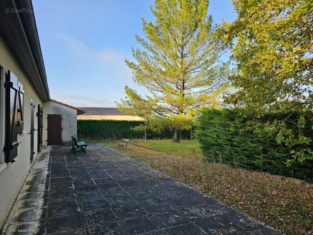 Maison à VERTEUIL-SUR-CHARENTE