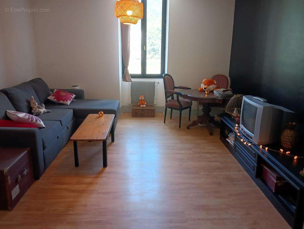 Maison à DECAZEVILLE