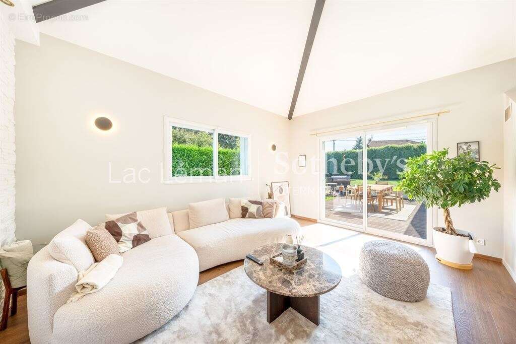 Maison à CHENS-SUR-LEMAN