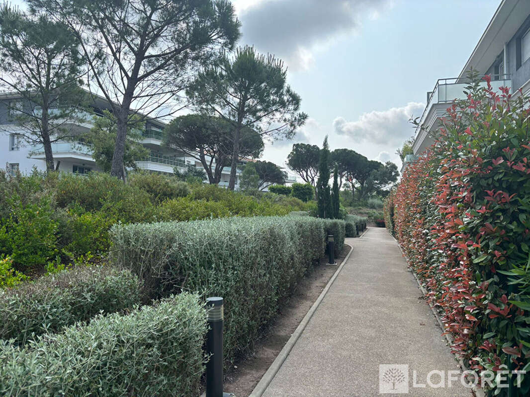 Appartement à PUGET-SUR-ARGENS