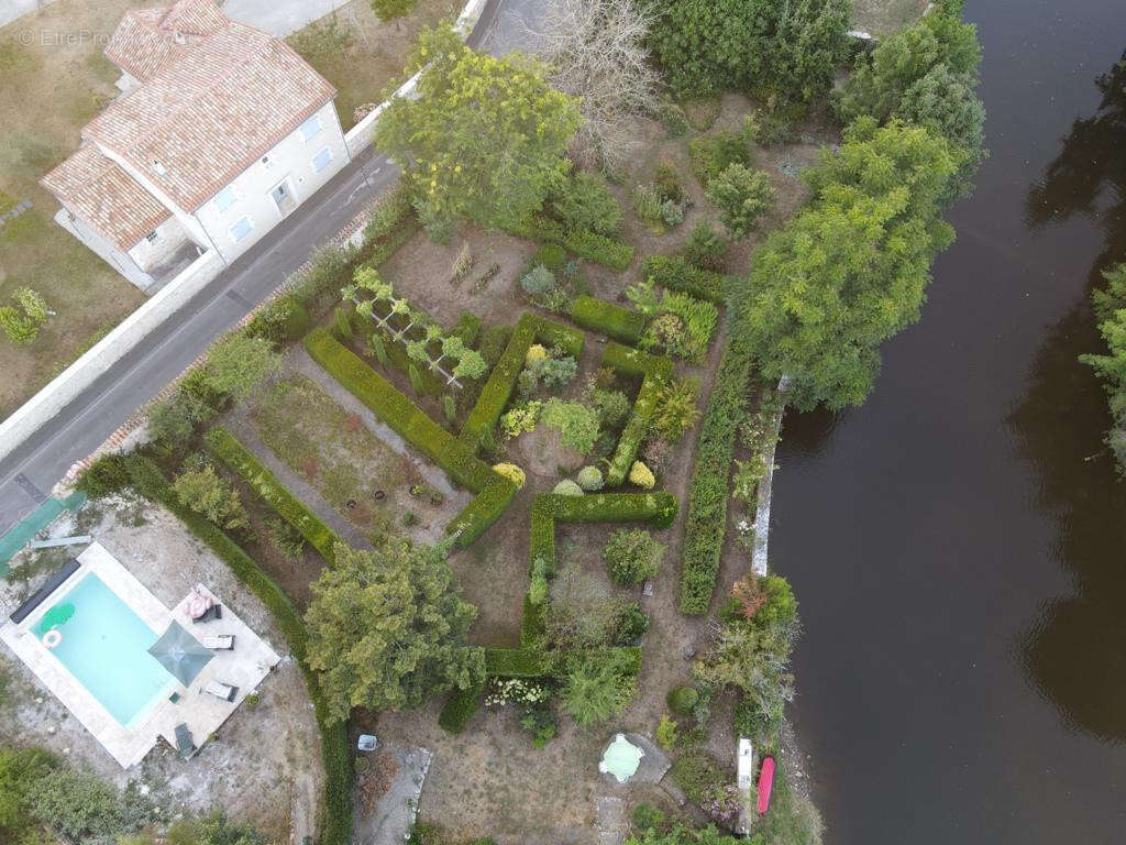 Maison à LA ROCHEFOUCAULD