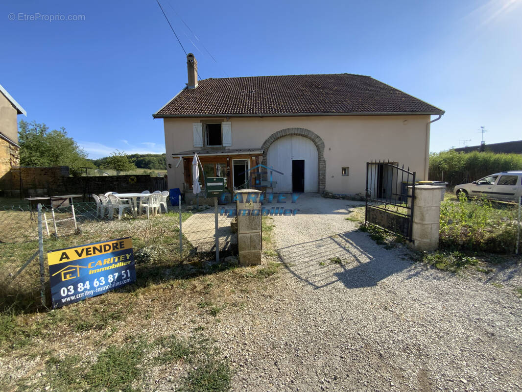Maison à CUSE-ET-ADRISANS
