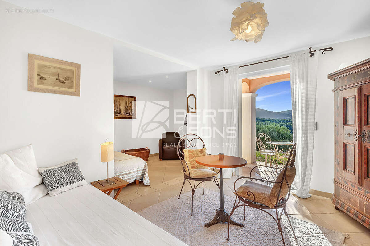 Maison à MOUANS-SARTOUX