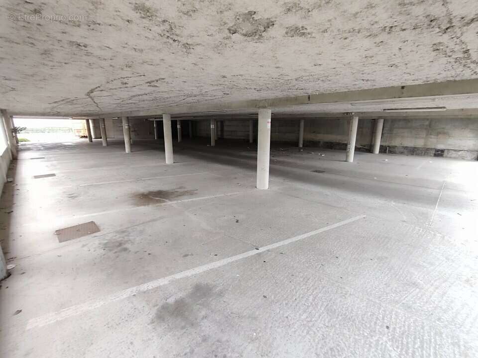 Autre à BOURGOIN-JALLIEU