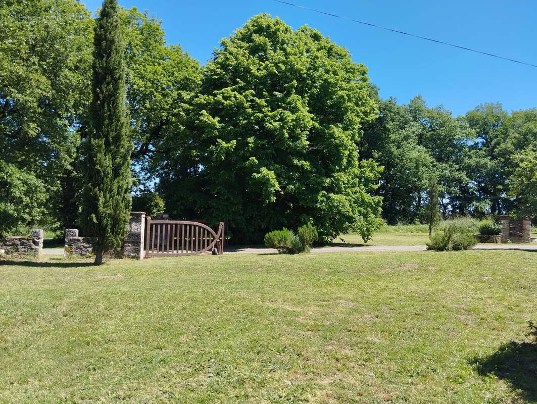 Maison à PUYGAILLARD-DE-QUERCY