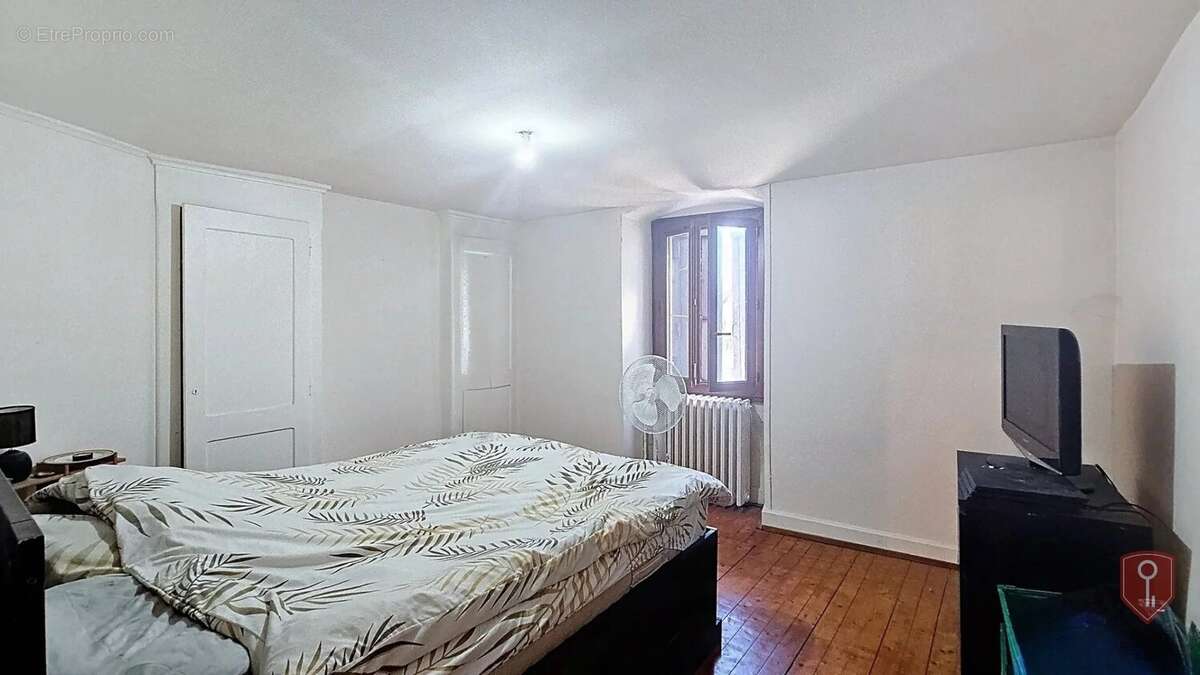 Maison à VILLE-LA-GRAND