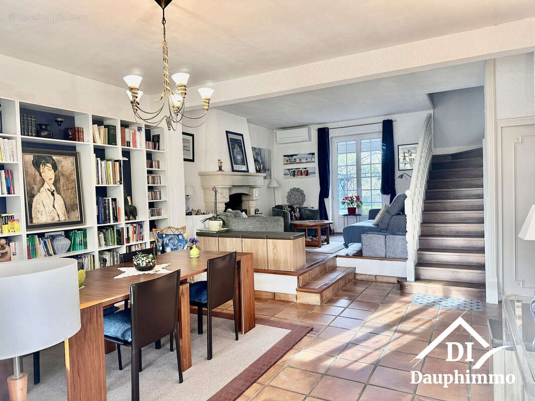 Maison à ROMANS-SUR-ISERE