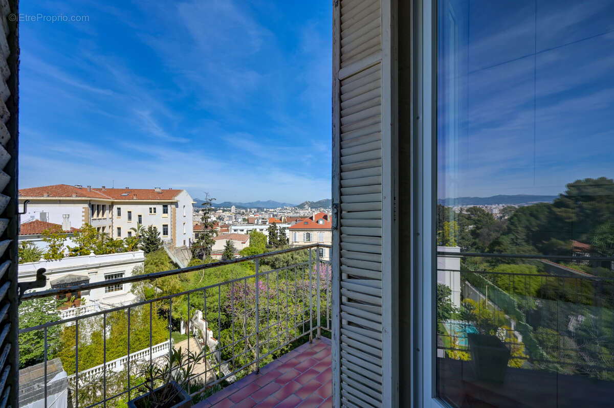 Appartement à MARSEILLE-8E