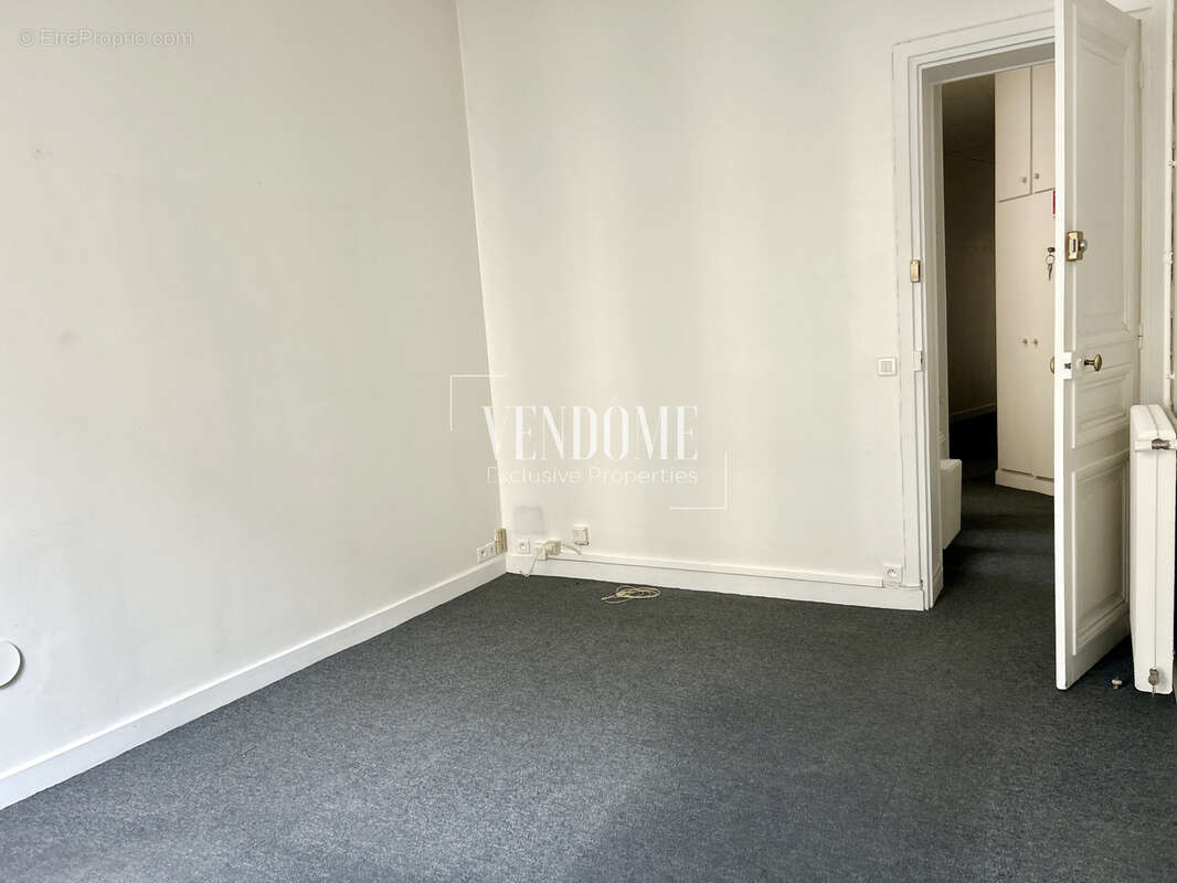 Appartement à PARIS-1E