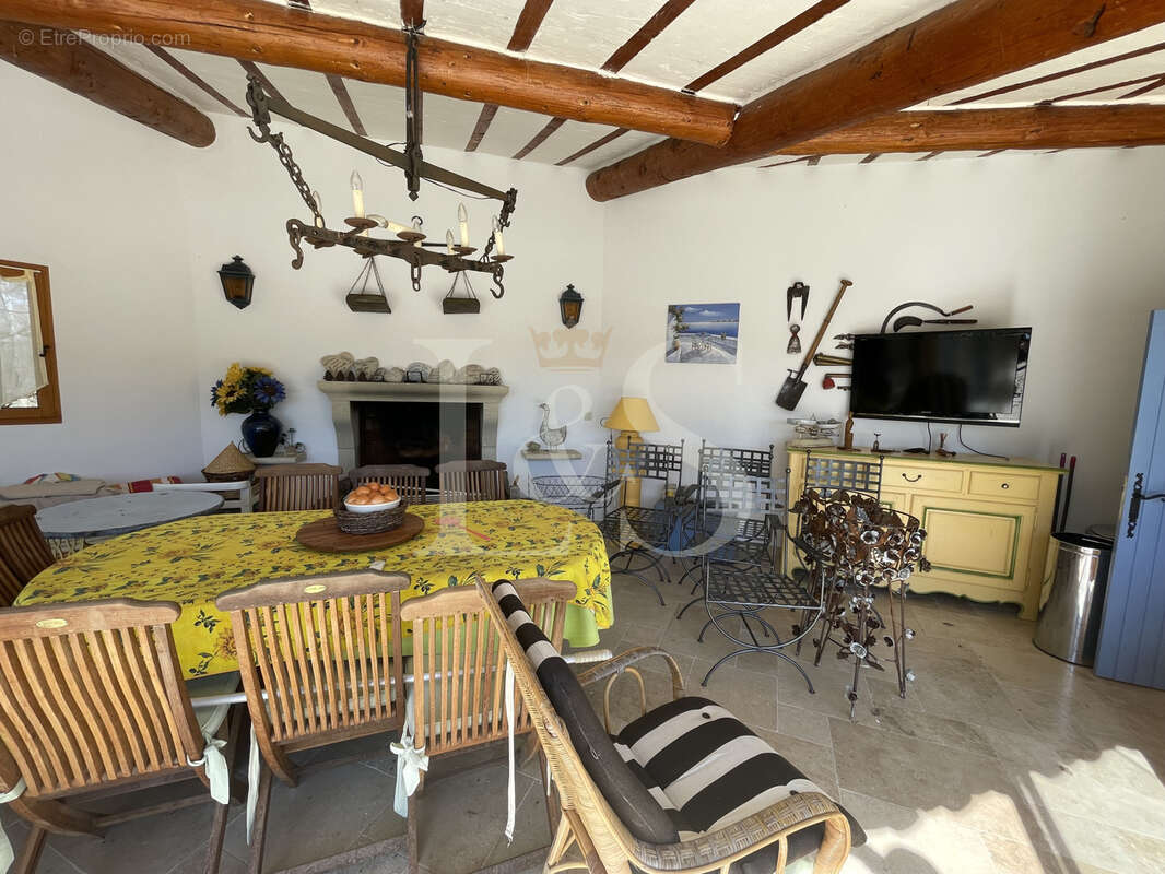 Maison à MALAUCENE