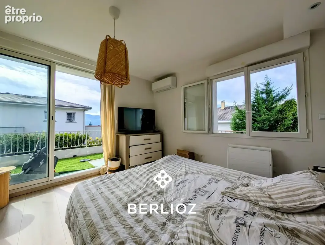 Meylan   limite montbonnot-saint-martin   maison mitoyenne 4 chambres   149 m2 au sol   jardin 300 m2   piscin - photo 23