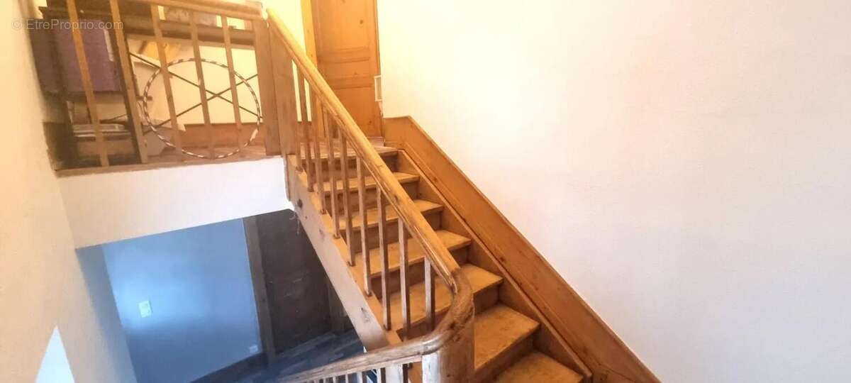 Maison rénovée de 188 m² à Seloncourt, 4 ch - photo 3