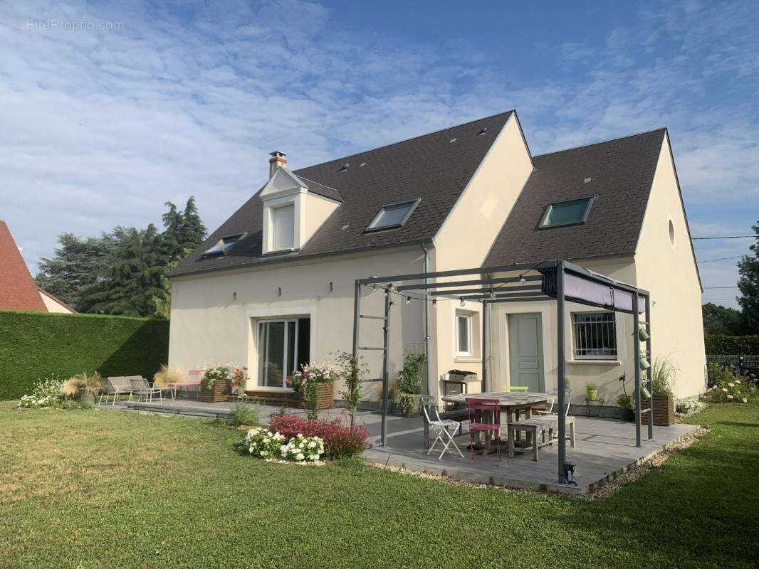 Maison à SAINT-PRYVE-SAINT-MESMIN