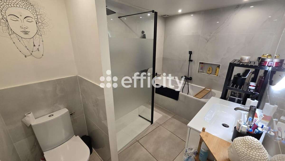 Appartement à NISSAN-LEZ-ENSERUNE