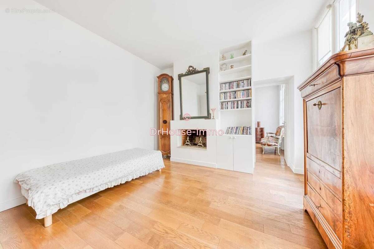 Appartement 87 m² à Paris-9e  - photo 9