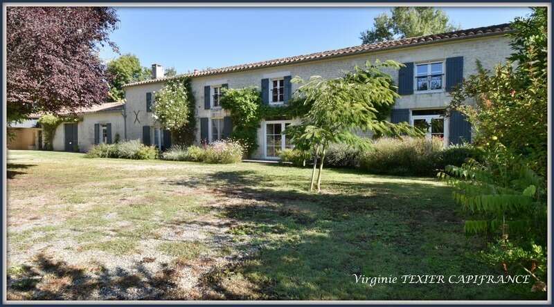 Maison à vendre 10 pièces VILLENEUVE LA COMTESSE (17) sur 4800 m² de terrain avec dépendances - photo 14