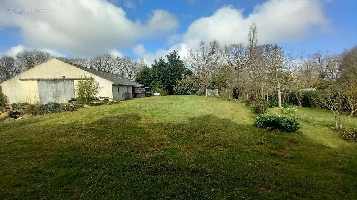 Maison à PLOURIVO