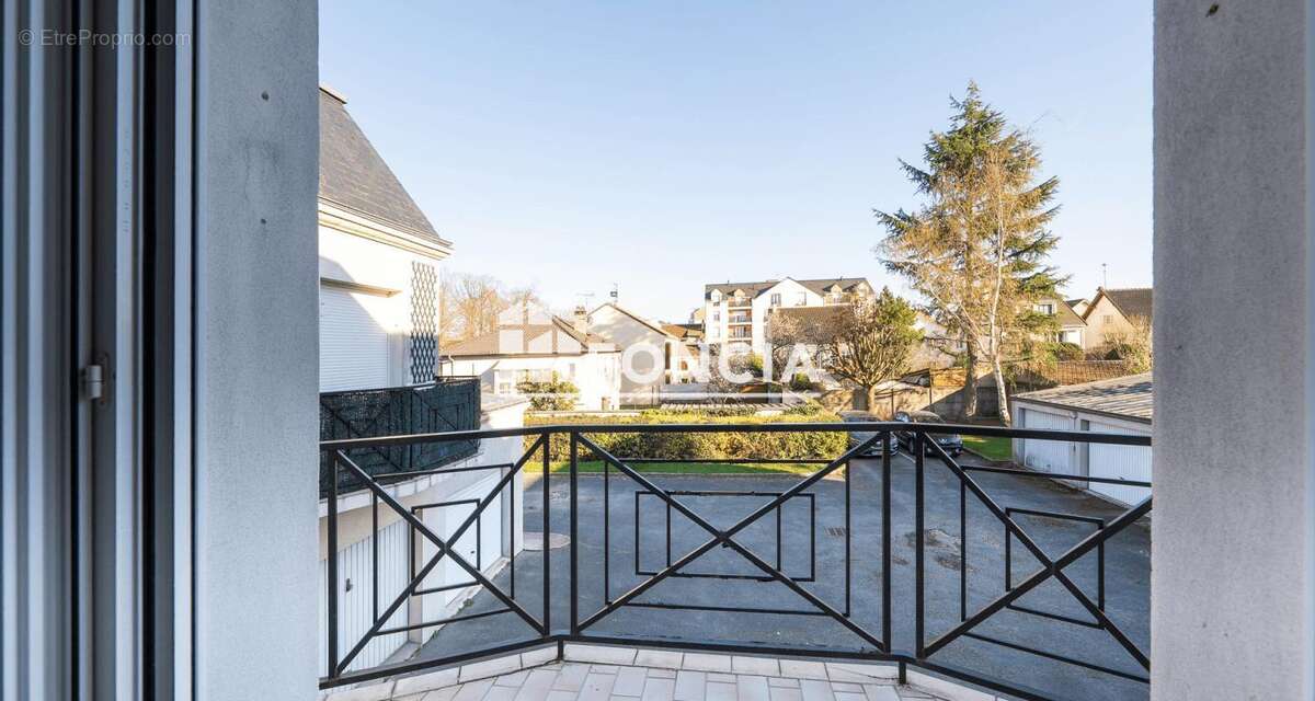 Appartement à QUINCY-SOUS-SENART