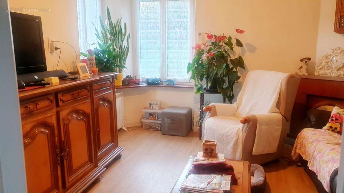 Maison à CHATEAUNEUF-LA-FORET