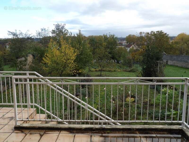 Maison à vendre 9 pièces MONTLUCON (03) - photo 3