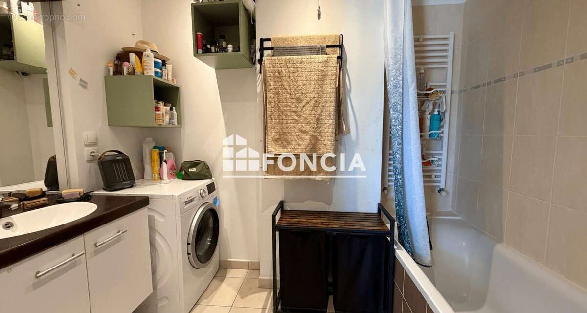 SEYNOD – Appartement T3 dernier étage avec terrasse de 35 m² plein sud et vue montagnes - photo 15