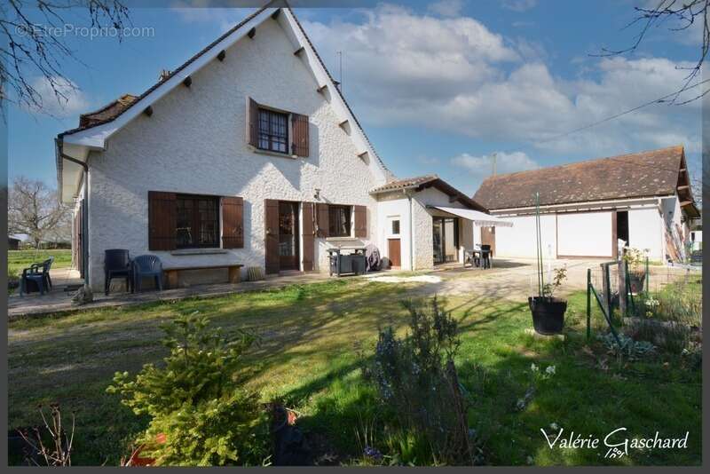 Maison à MONTPON-MENESTEROL