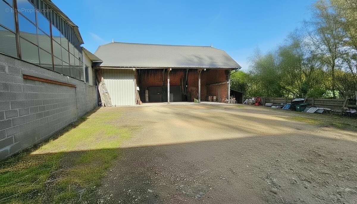 Commerce à LA PELLERINE