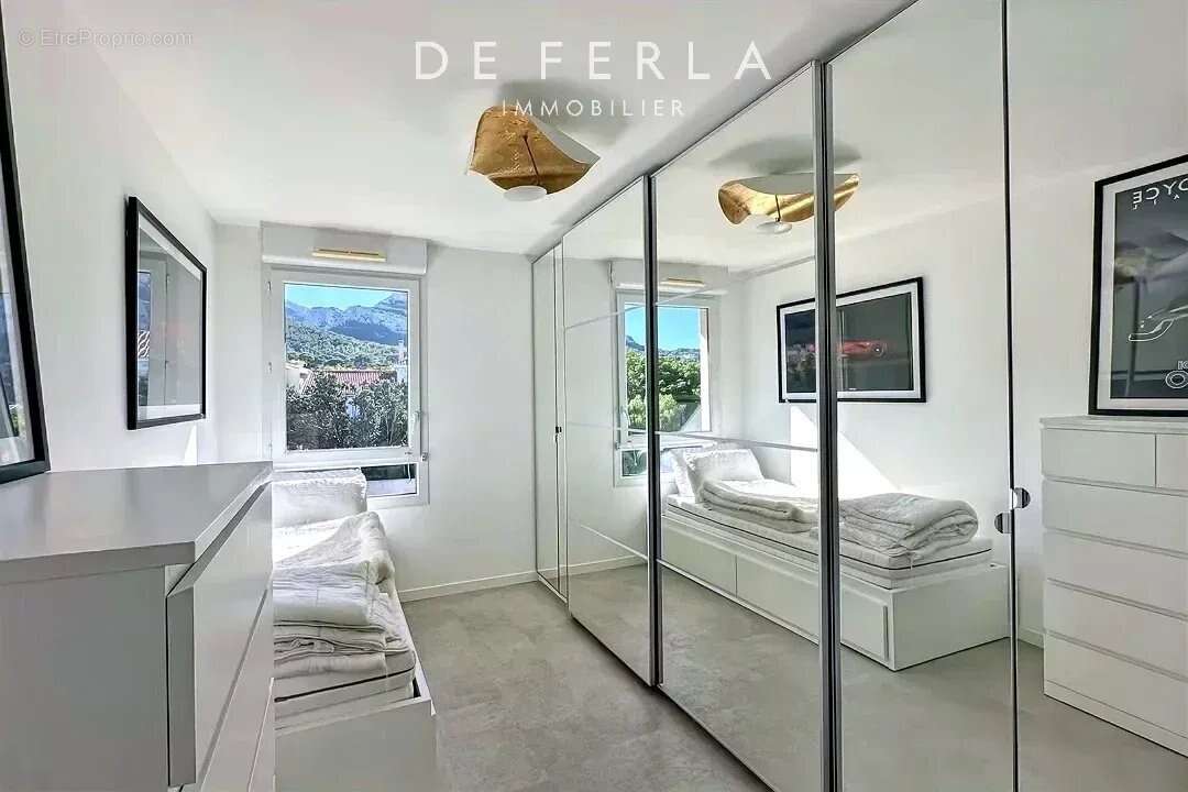 Appartement à MARSEILLE-8E