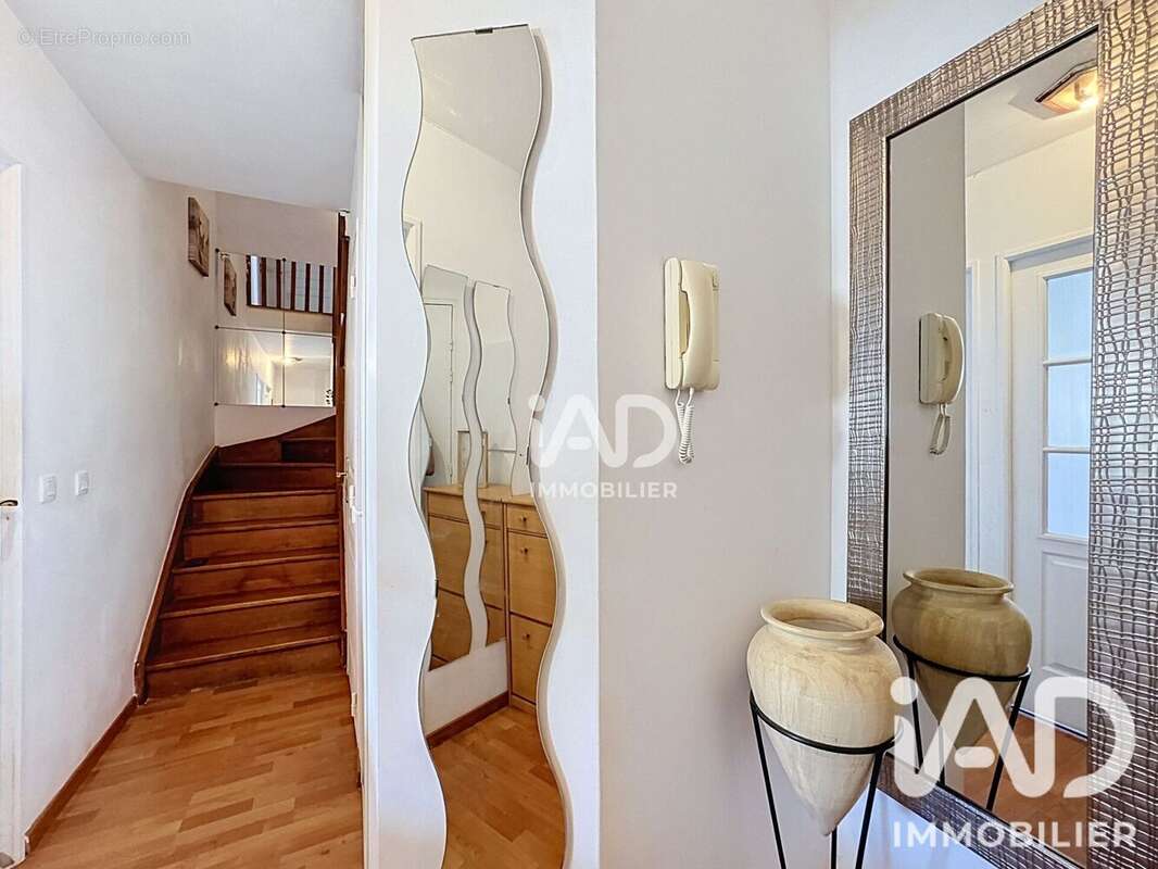 Photo 2 - Appartement à VAUJOURS