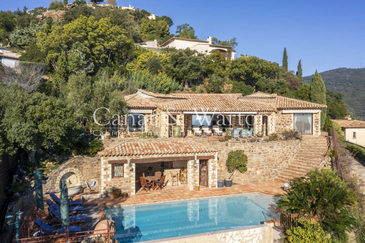 Villa provençale d'exception avec vue mer a 180o cavalaire - photo 2
