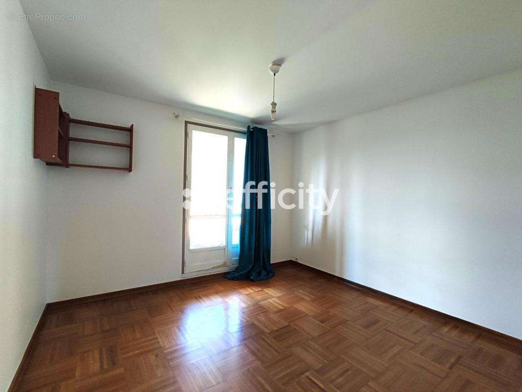 Appartement à EPINAY-SUR-SEINE