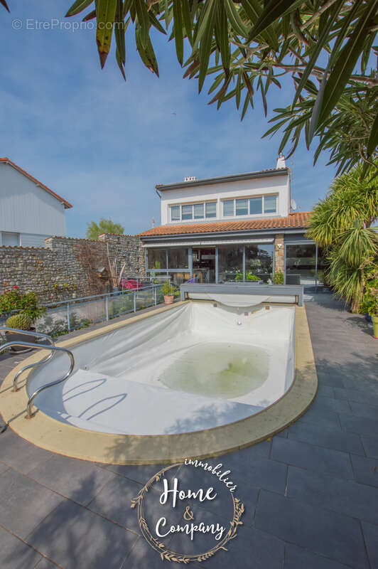 Maison à VAUX-SUR-MER