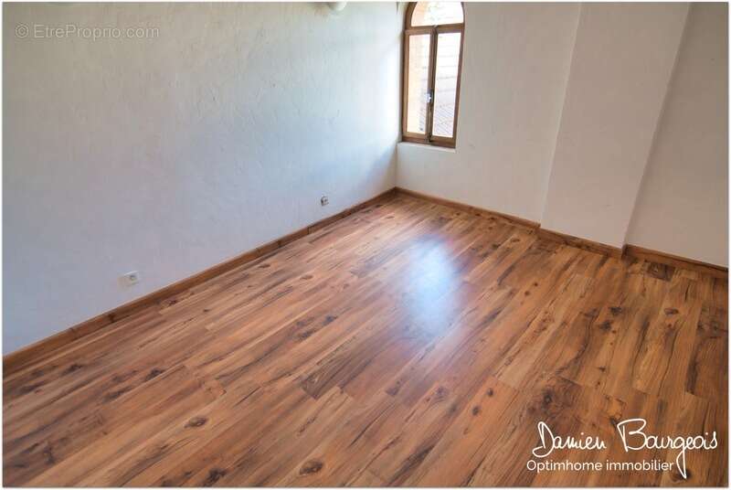 Appartement à POUGNY