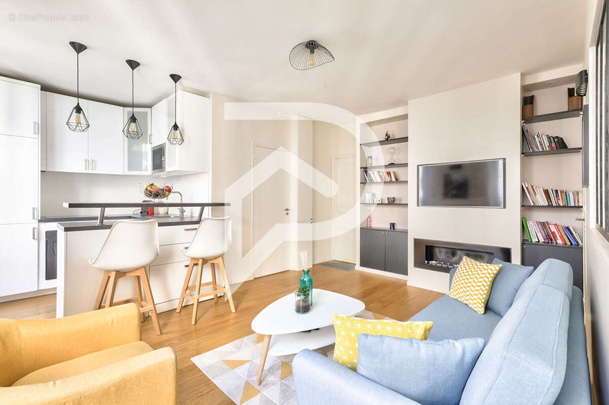 Appartement à PARIS-8E