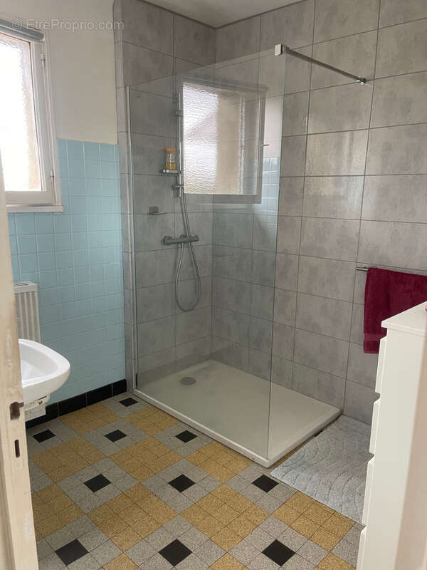 Maison à LA BATIE-DIVISIN