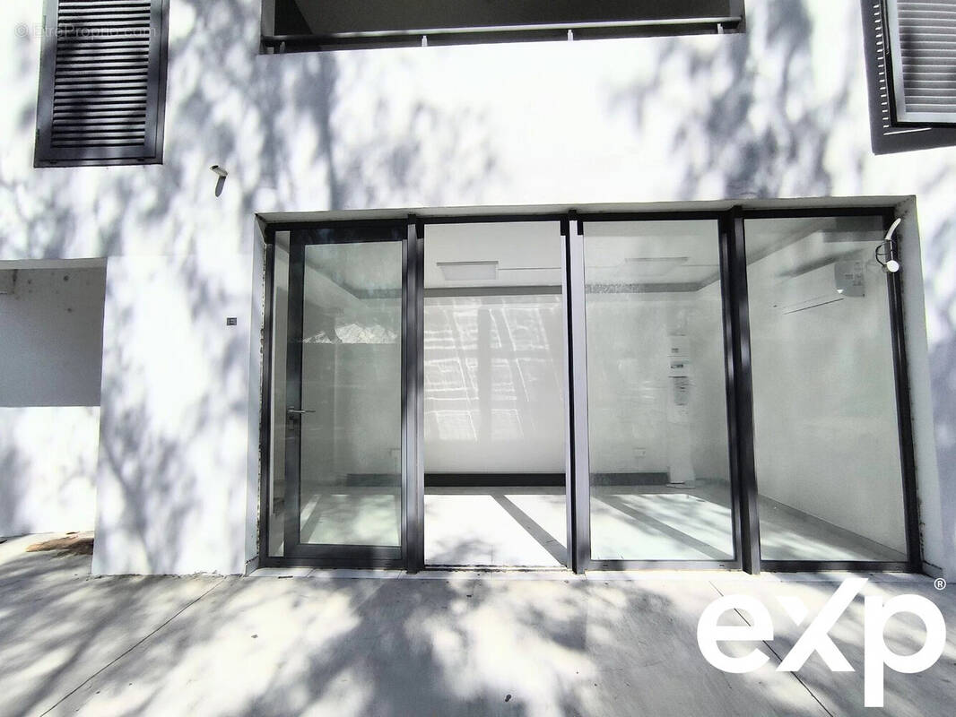 Commerce à SAINT-PIERRE